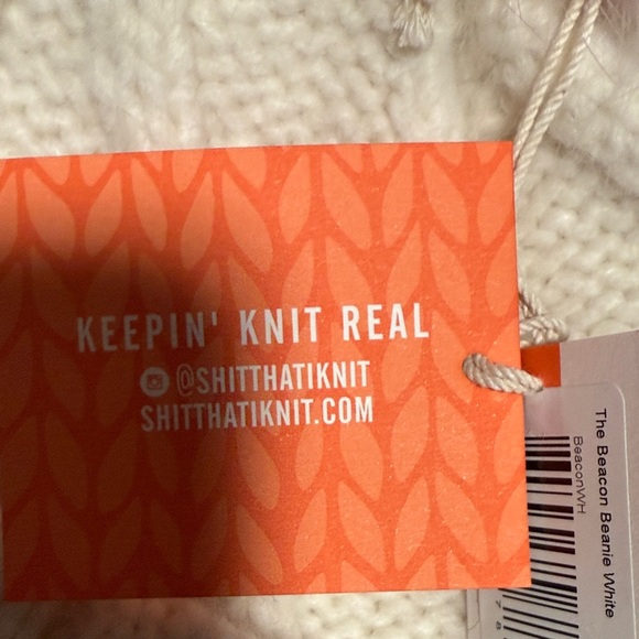 Shxt That I Knit Hat with 2 interchangeable Pom Poms 70 percent baby alpaca - Picture 4 of 12